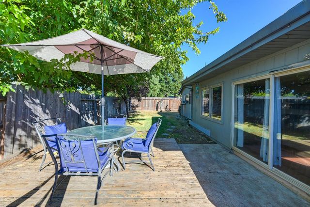 8909 Ramstad Ave, Fair Oaks, CA 95628