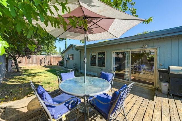 8909 Ramstad Ave, Fair Oaks, CA 95628