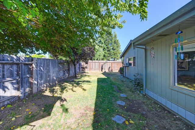 8909 Ramstad Ave, Fair Oaks, CA 95628