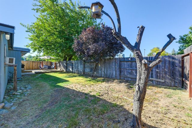 8909 Ramstad Ave, Fair Oaks, CA 95628