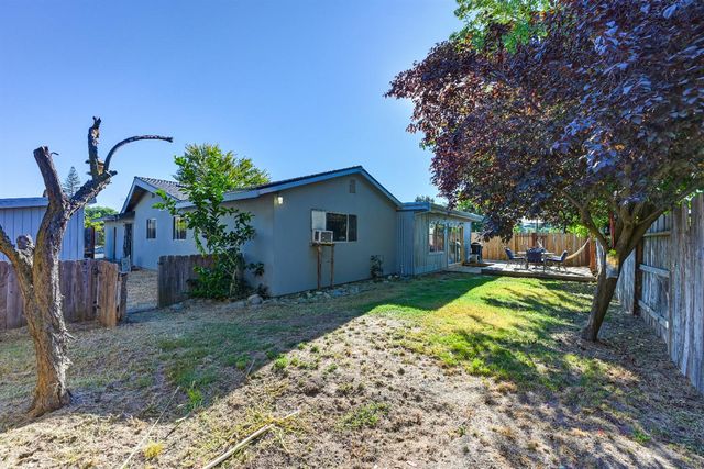 8909 Ramstad Ave, Fair Oaks, CA 95628