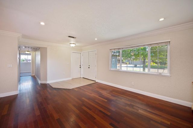 8909 Ramstad Ave, Fair Oaks, CA 95628