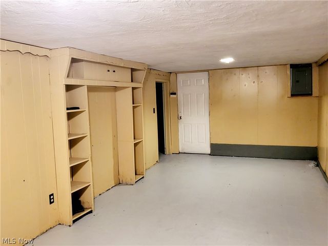 1059 W 14th Street, Lorain, OH 44052