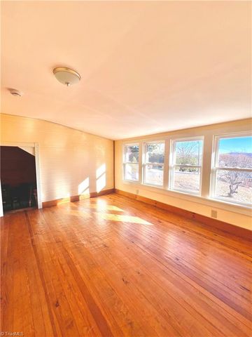 53 Wagoner Street, Sparta, NC 28675