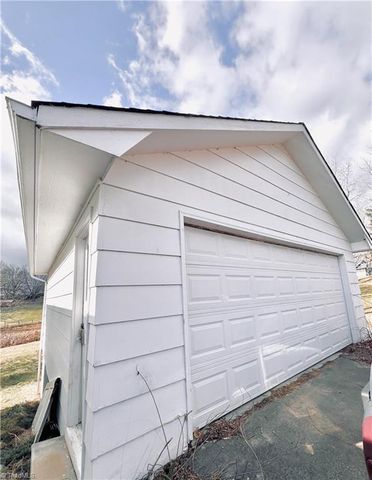 53 Wagoner Street, Sparta, NC 28675