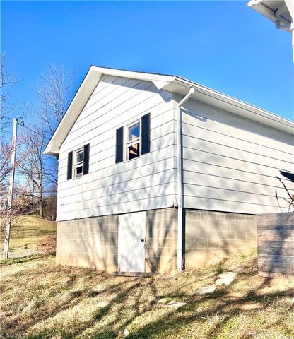 53 Wagoner Street, Sparta, NC 28675