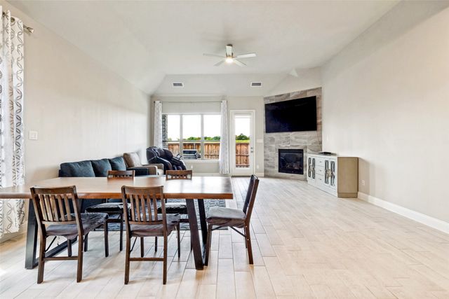 12679 Royal Oaks Lane, Farmers Branch, TX 75234