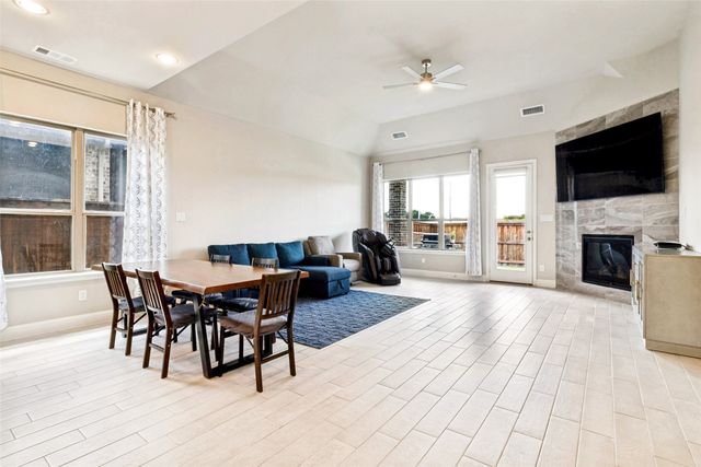 12679 Royal Oaks Lane, Farmers Branch, TX 75234