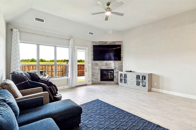 12679 Royal Oaks Lane, Farmers Branch, TX 75234