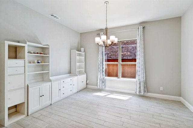 12679 Royal Oaks Lane, Farmers Branch, TX 75234