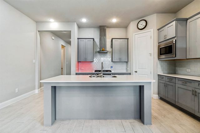 12679 Royal Oaks Lane, Farmers Branch, TX 75234