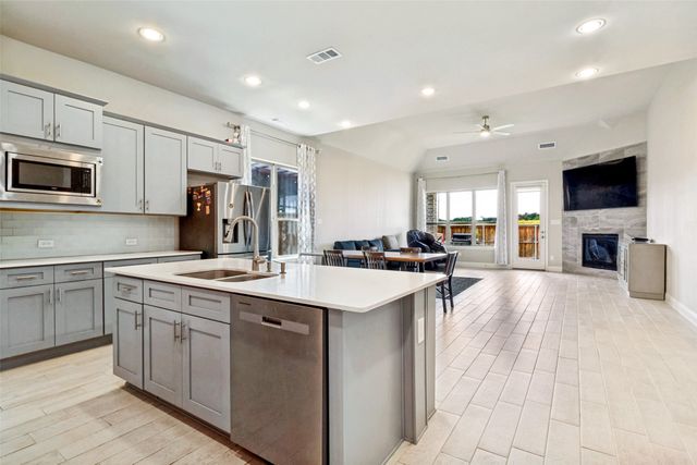 12679 Royal Oaks Lane, Farmers Branch, TX 75234