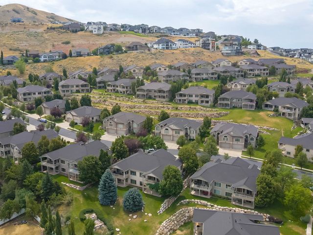 263 EDGEMONT DR, North Salt Lake, UT 84054