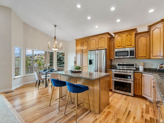 263 EDGEMONT DR, North Salt Lake, UT 84054