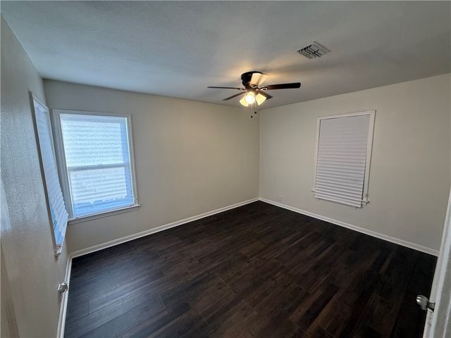 4822 Dodd Dr, Corpus Christi, TX 78415