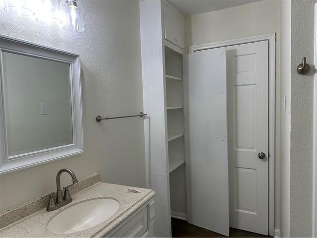 4822 Dodd Dr, Corpus Christi, TX 78415