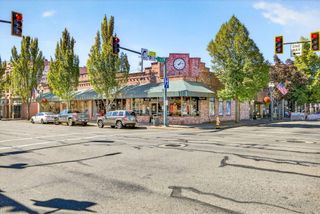 208 SW 6th Street, Grants Pass, OR 97526