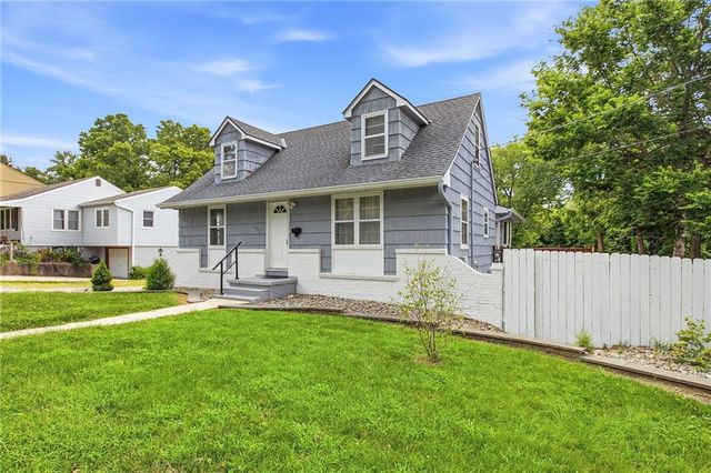 407 N Fairview Avenue, Liberty, MO 64068