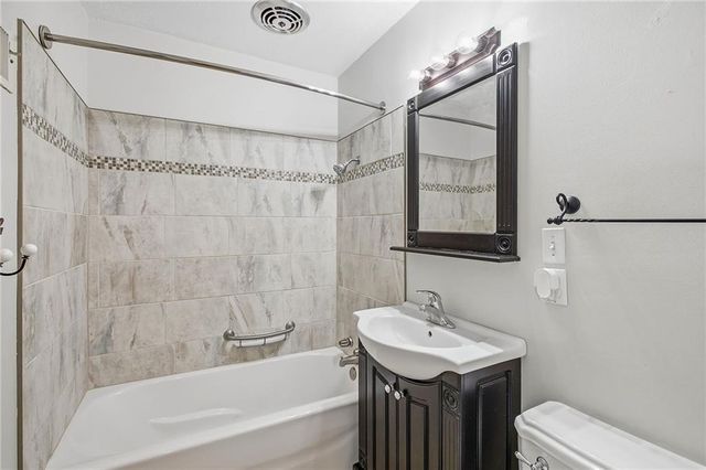 407 N Fairview Avenue, Liberty, MO 64068