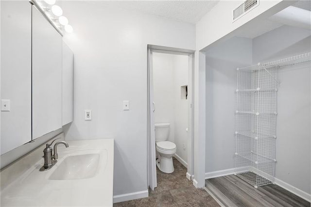 407 N Fairview Avenue, Liberty, MO 64068