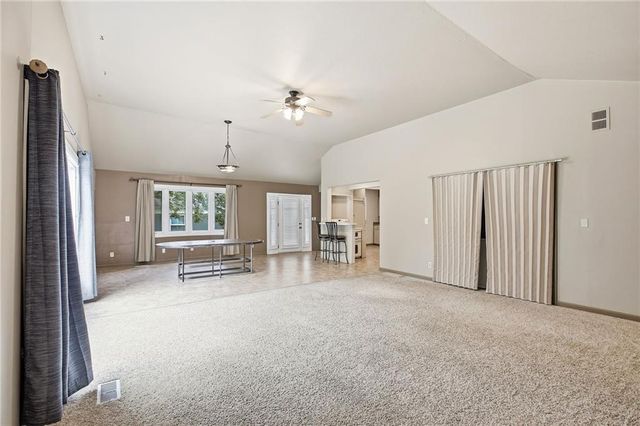 407 N Fairview Avenue, Liberty, MO 64068