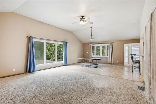 407 N Fairview Avenue, Liberty, MO 64068