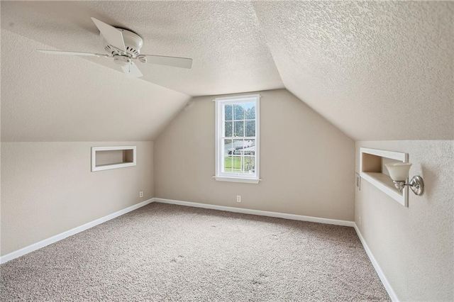 407 N Fairview Avenue, Liberty, MO 64068