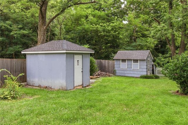 407 N Fairview Avenue, Liberty, MO 64068