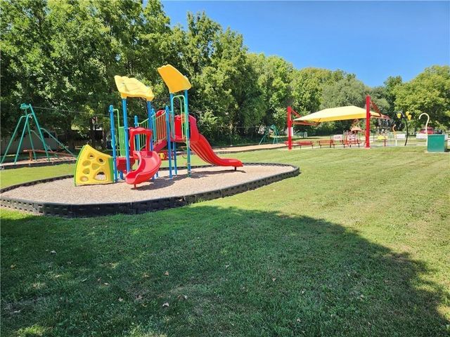 407 N Fairview Avenue, Liberty, MO 64068