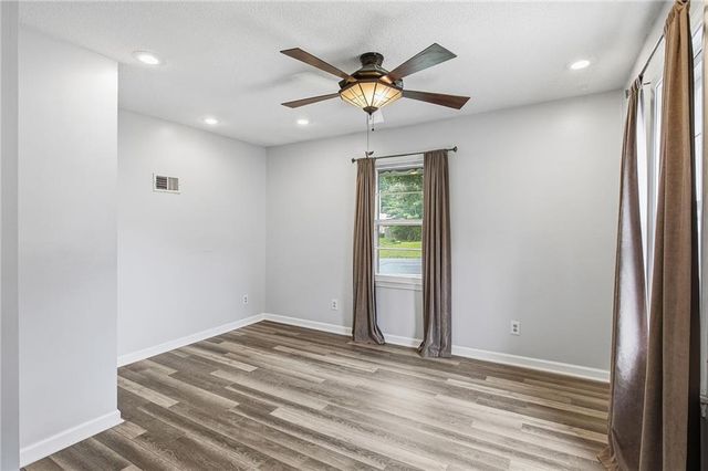 407 N Fairview Avenue, Liberty, MO 64068