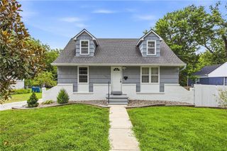 407 N Fairview Avenue, Liberty, MO 64068