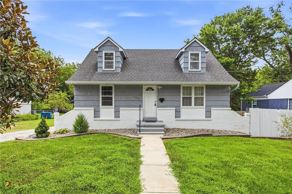 407 N Fairview Avenue, Liberty, MO 64068