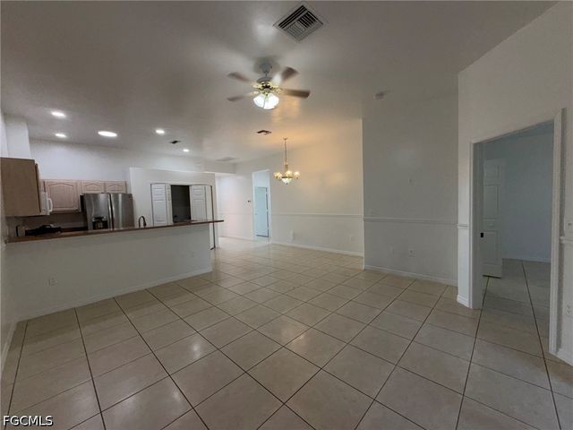 920 SE 6th CT, Cape Coral, FL 33990