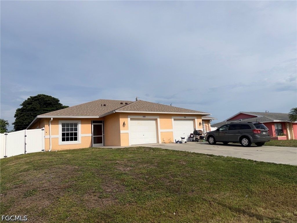 920 SE 6th CT, Cape Coral, FL 33990