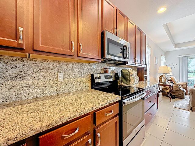 11066 SW Sunrise Lake Drive, Port St Lucie, FL 34987