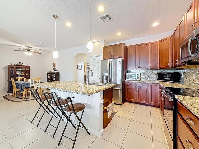 11066 SW Sunrise Lake Drive, Port St Lucie, FL 34987