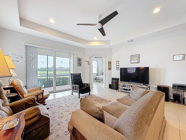 11066 SW Sunrise Lake Drive, Port St Lucie, FL 34987