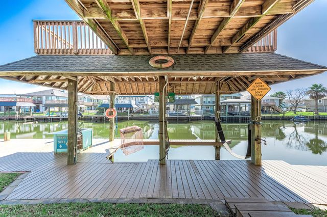 837 Marlin Street, Bayou Vista, TX 77563