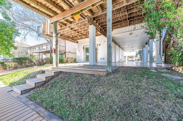 837 Marlin Street, Bayou Vista, TX 77563