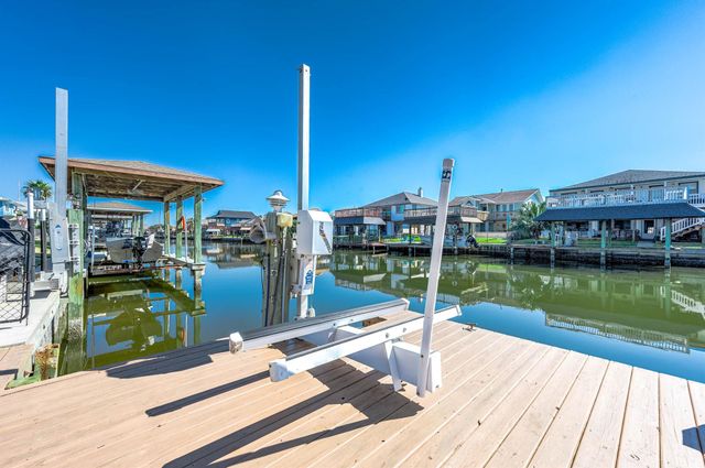 837 Marlin Street, Bayou Vista, TX 77563