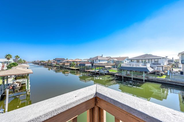 837 Marlin Street, Bayou Vista, TX 77563