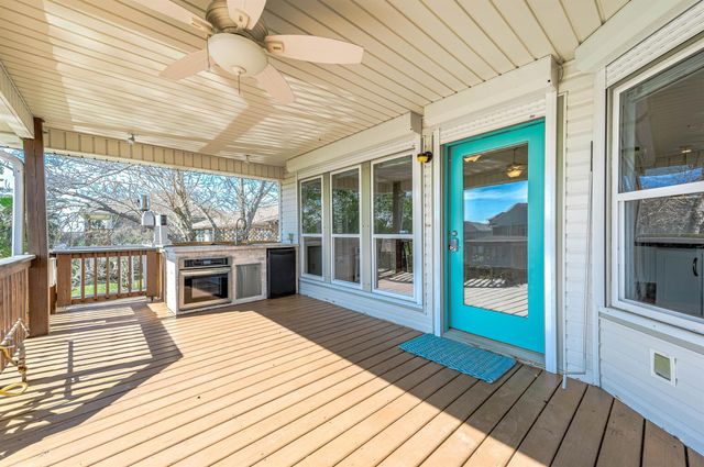 837 Marlin Street, Bayou Vista, TX 77563