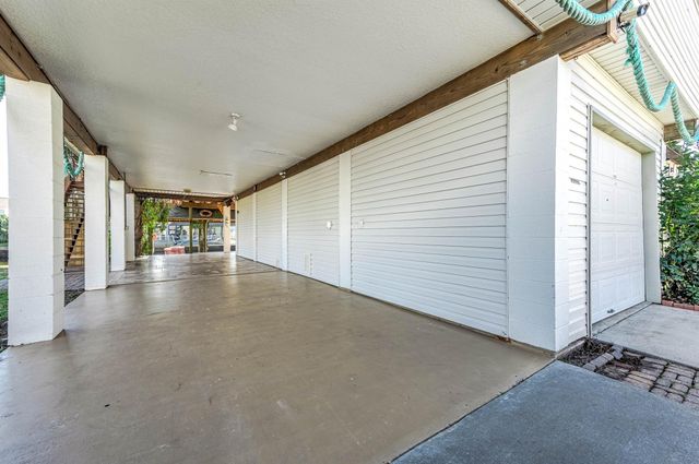 837 Marlin Street, Bayou Vista, TX 77563