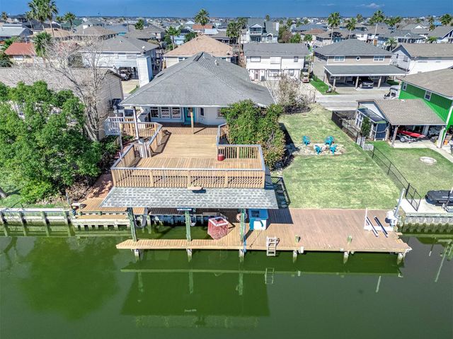 837 Marlin Street, Bayou Vista, TX 77563