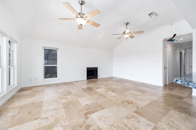 837 Marlin Street, Bayou Vista, TX 77563