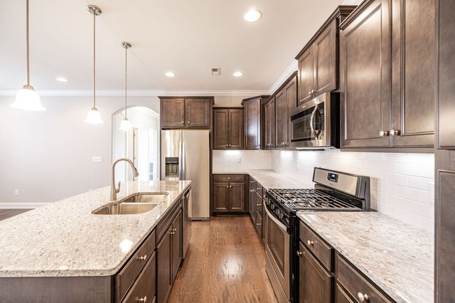 169 Ashcrest Pt, Hendersonville, TN 37075
