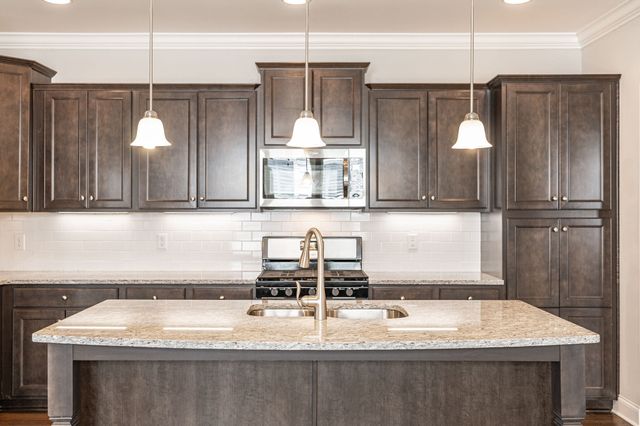 169 Ashcrest Pt, Hendersonville, TN 37075