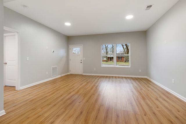 103 Mack St, Dickson, TN 37055