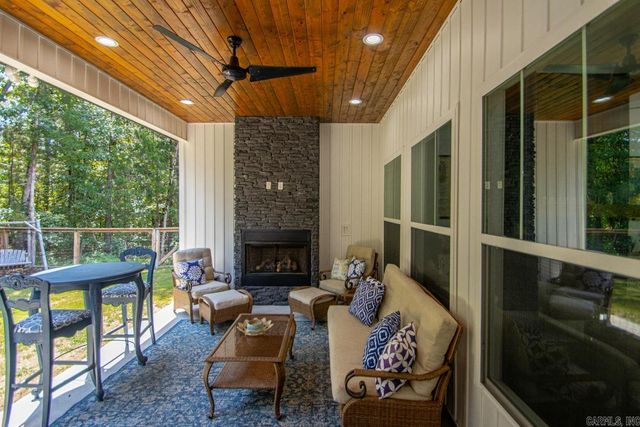 1178 Brookhaven Court, Alexander, AR 72002