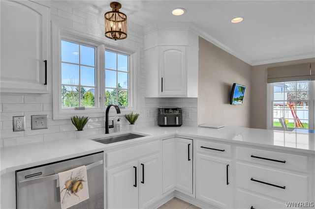 5252 Mallard Roost, Clarence, NY 14221